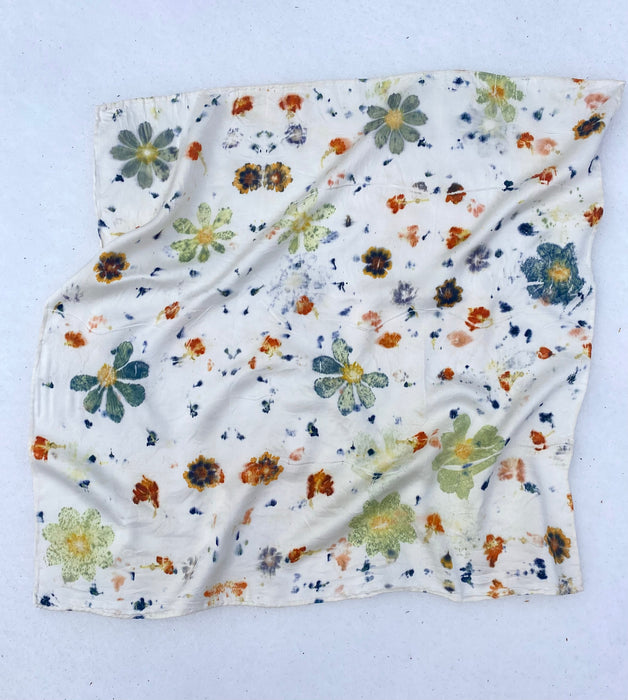 Foulards de soie en impression florale (modèles variés)