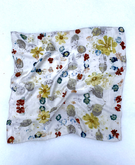 Foulards de soie en impression florale (modèles variés)